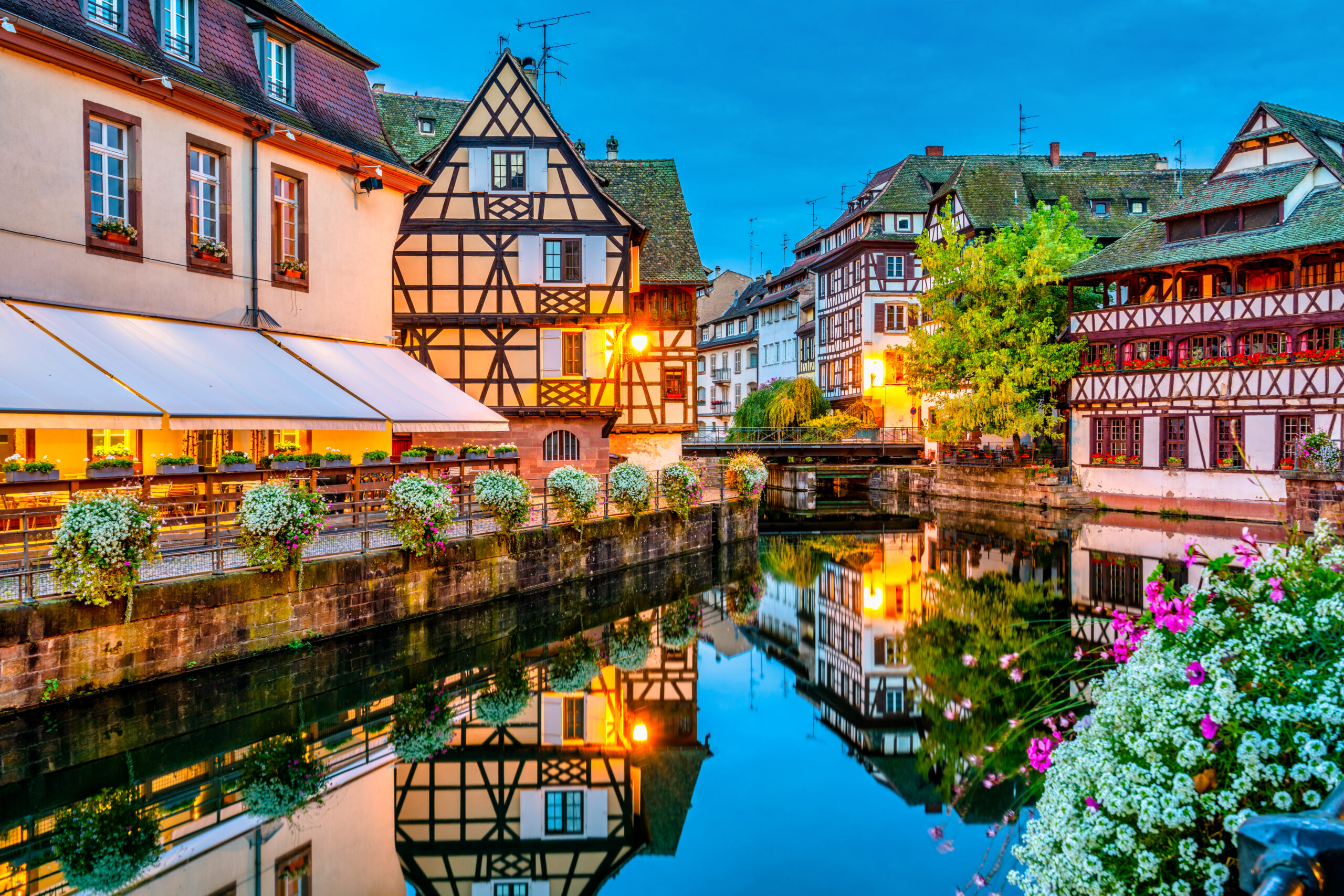 old,town,water,canal,of,strasbourg,,alsace,,france.,traditional,half