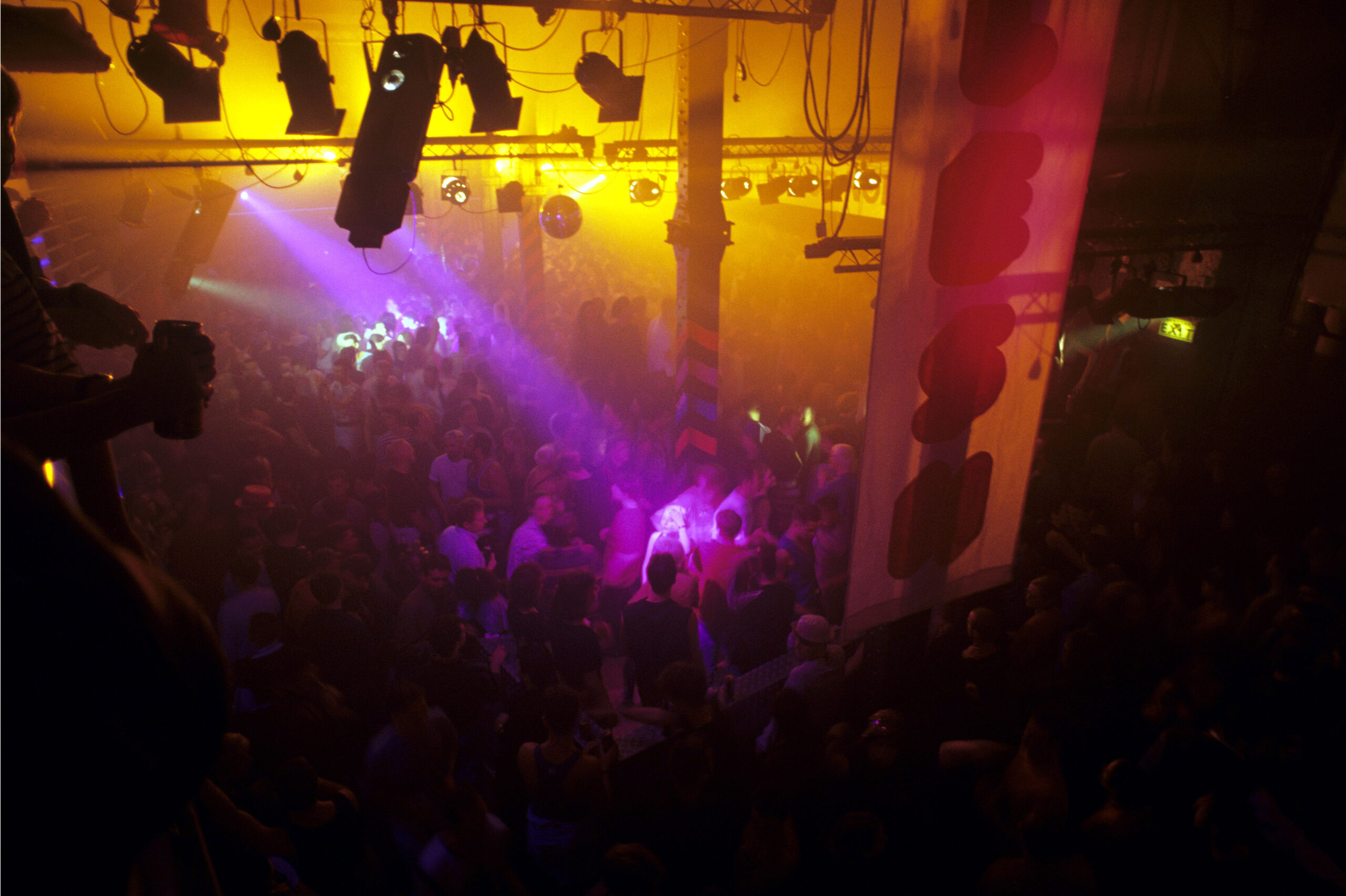 hacienda nightclub, manchester 1992