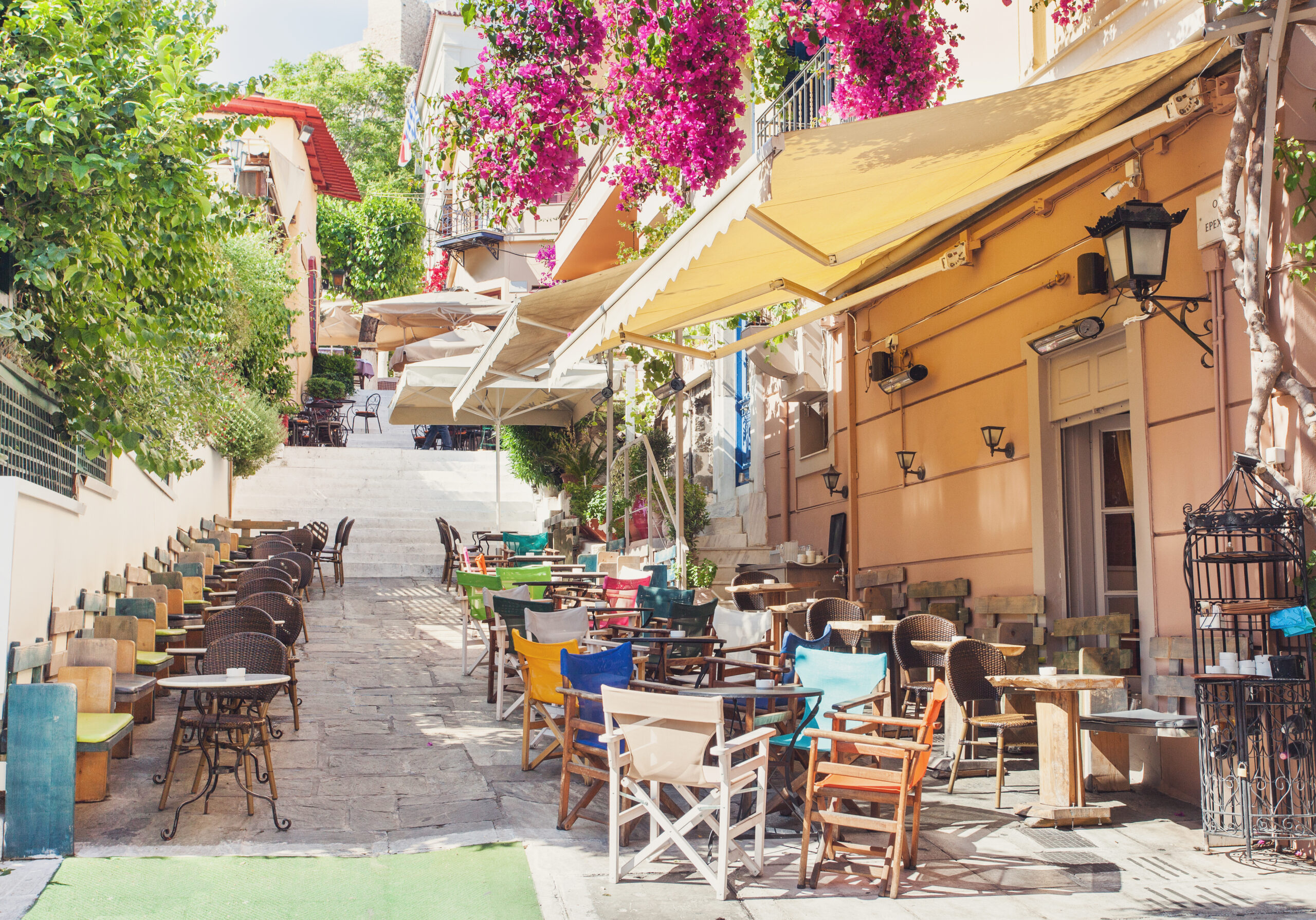 charming,street,in,the,old,district,of,plaka,in,athens,
