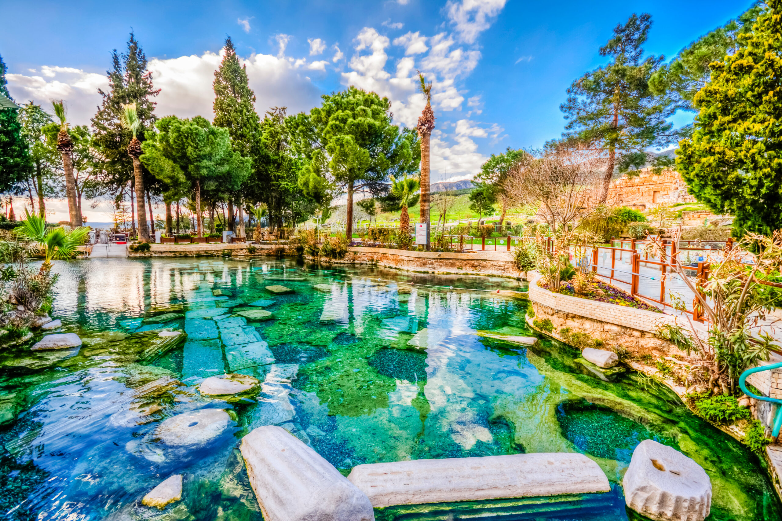 the,antique,pool,(cleopatra's,bath),view,in,pamukkale.,it's,a