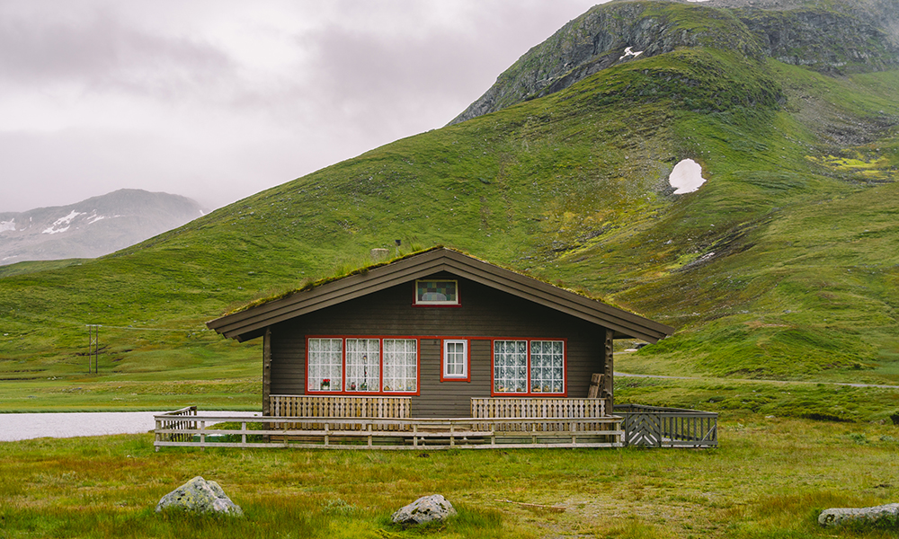 hut,wooden,mountain,huts,in,mountain,pass,norway.,norwegian,landscape