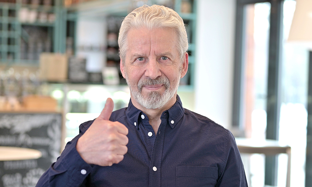 portrait,of,thumbs,up,by,hopeful,old,man