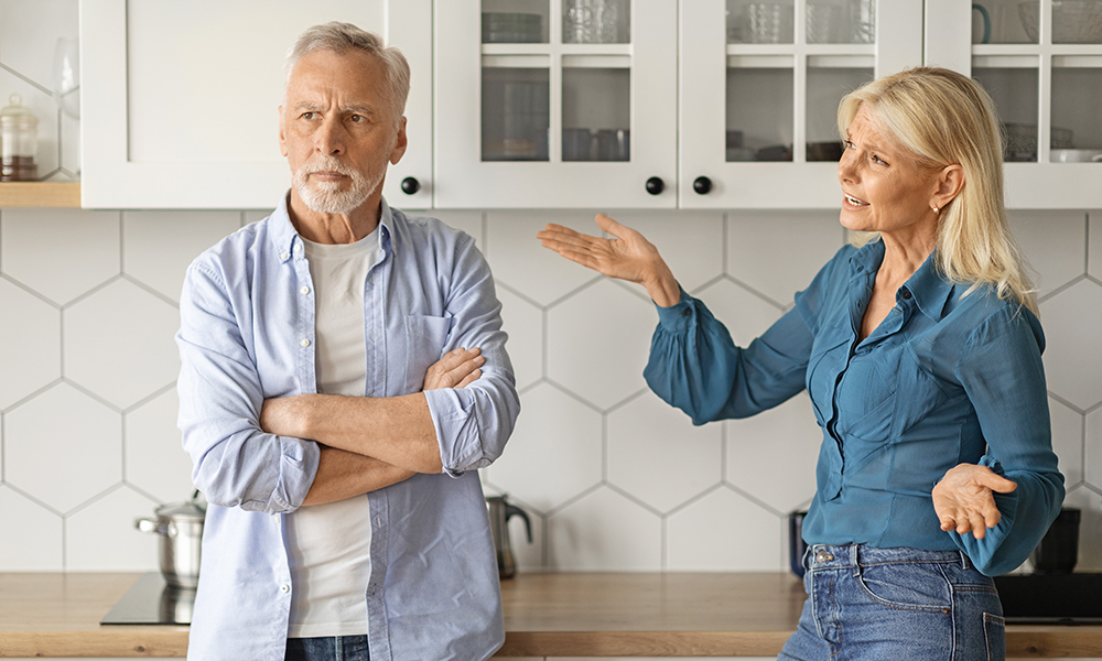 domestic,conflicts.,portrait,of,senior,couple,arguing,in,kitchen,interior,