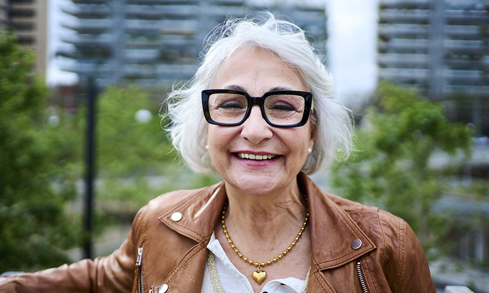 portrait,of,a,healthy,happy,caucasian,senior,woman,with,gray