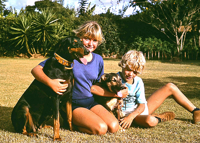 hilde og morten med kira og mala 100