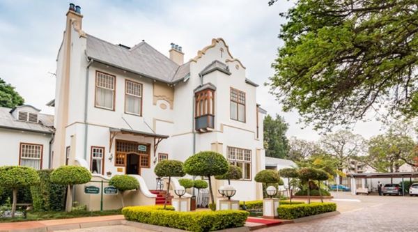 courtyard hotel arcadia business travel large 1 (1)