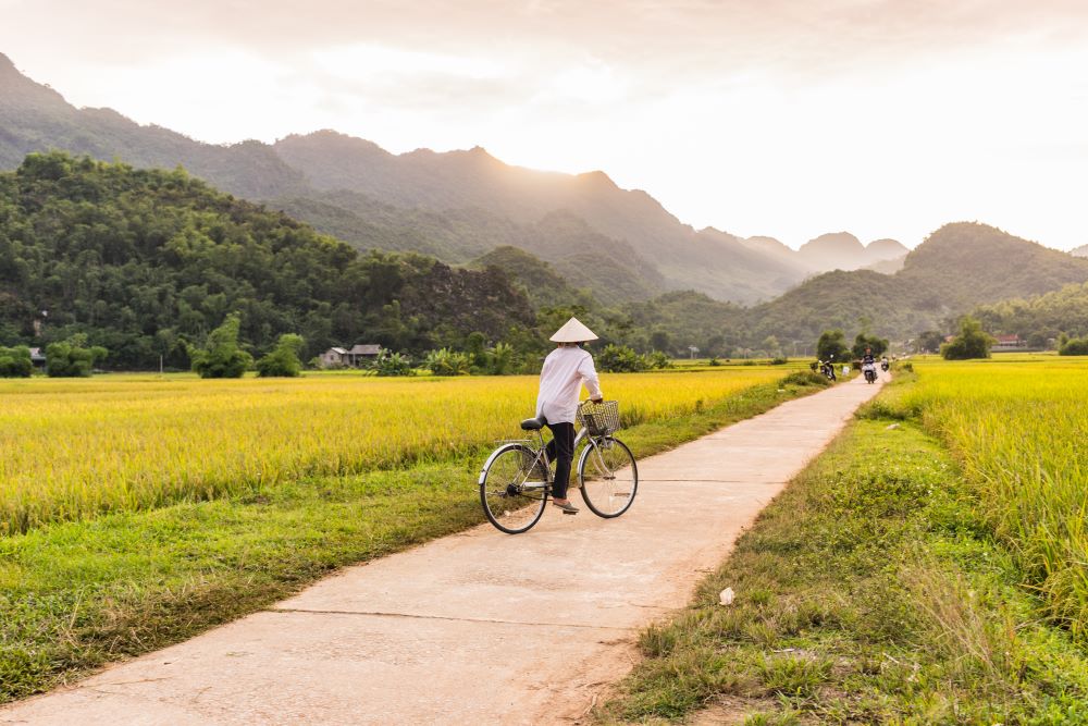 lac village, mai chau valley