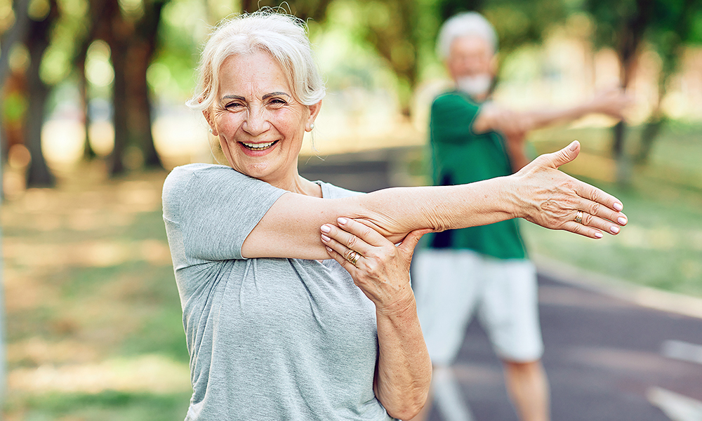portrait,os,a,happy,beautiful,elderly,senior,mature,woman,exercising