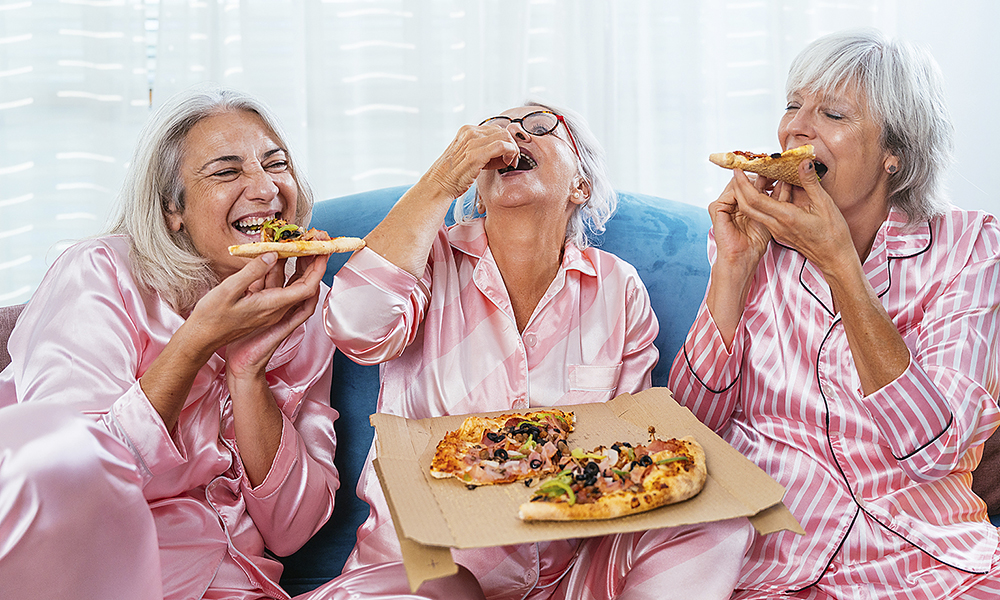 beautiful,senior,women,having,funny,pajama,party,at,home,