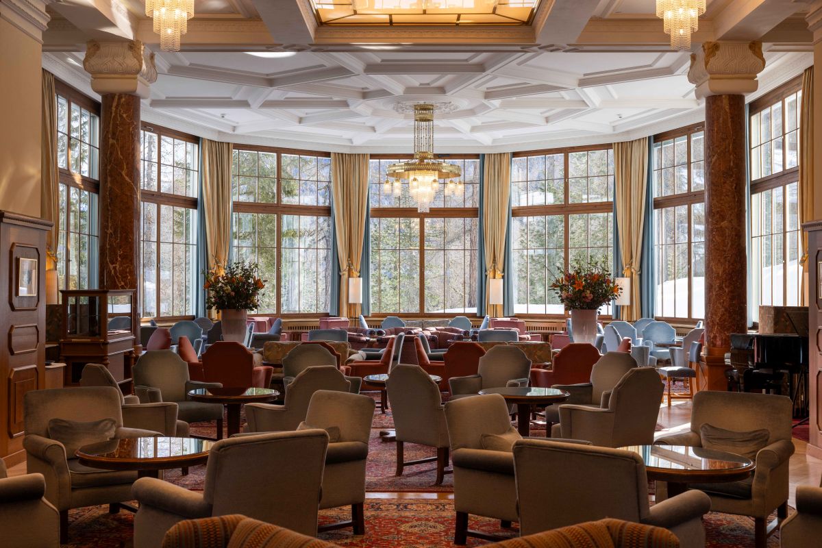 waldhaus sils halle foto dominik baur