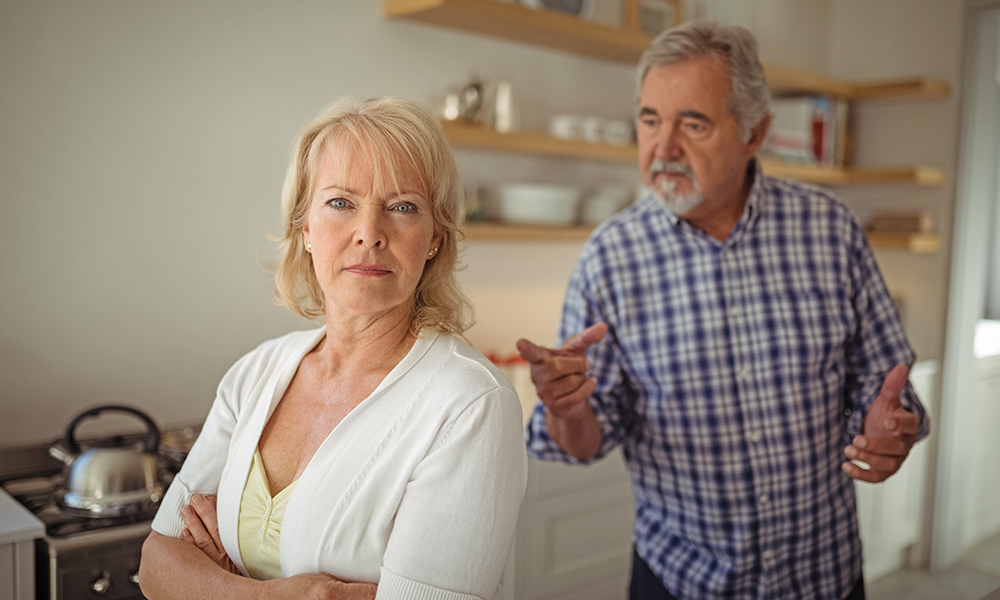 senior,couple,arguing,in,kitchen,at,home