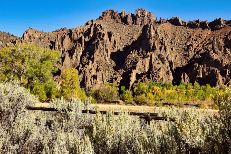 steinformasjonene langs buffalo bill cody scenic byway fra cody