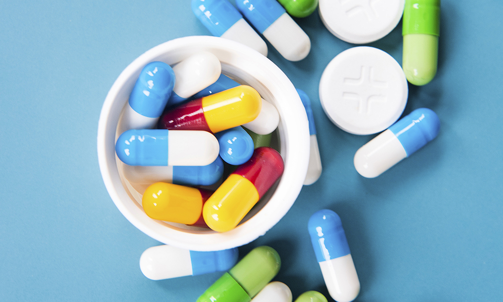 chinese,and,western,medicine,pill,capsules,for,medical,treatment,on