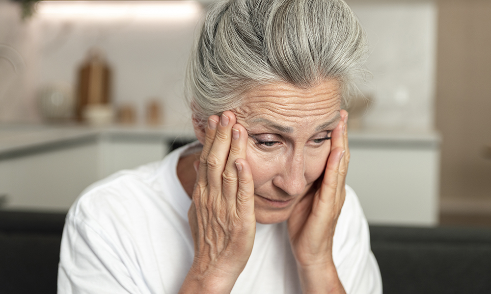 depressed,senior,woman,suffering,from,pain,,depression,or,headache,at