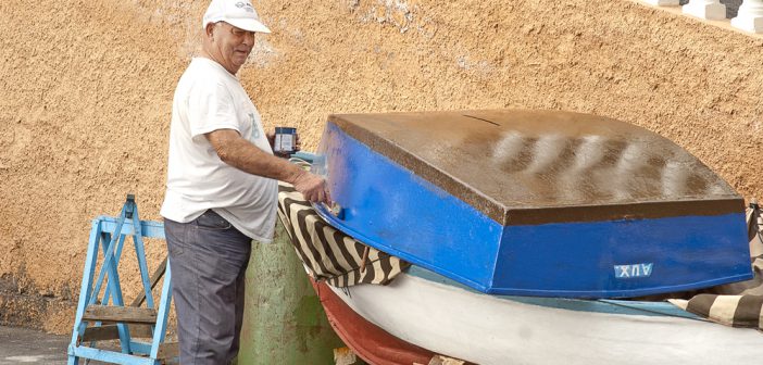 IVRIG. Juan Tejeras Martin (73) har vært fisker i 65 år, helt siden han dro ut med faren sin som barn.