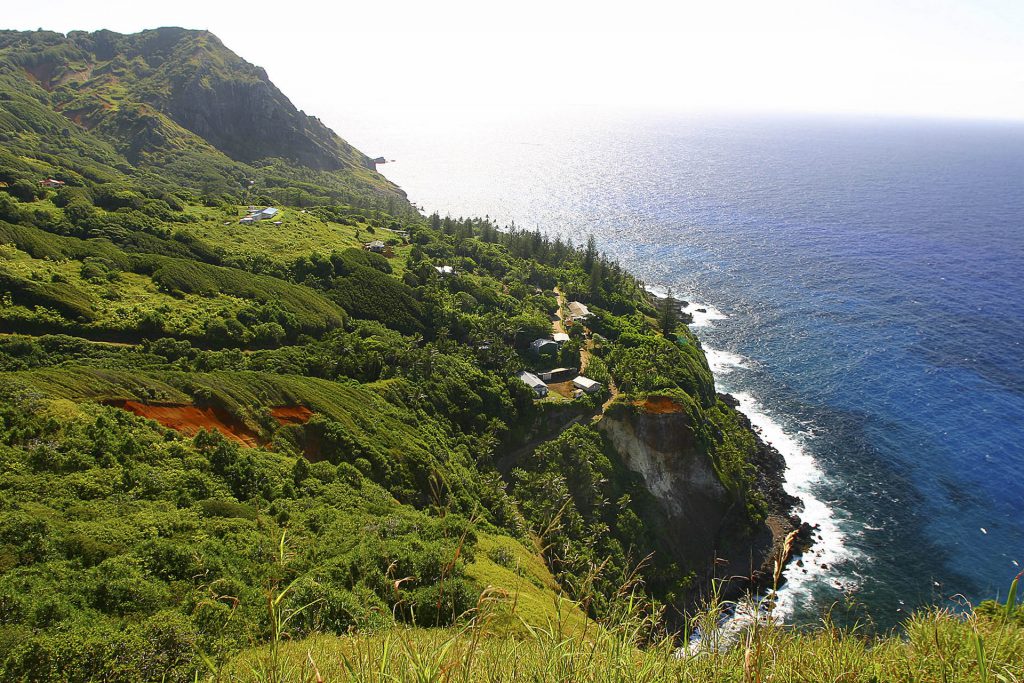 «Byen» på Pitcairn heter Adamstown etter John Adams, en av mytteristene.
