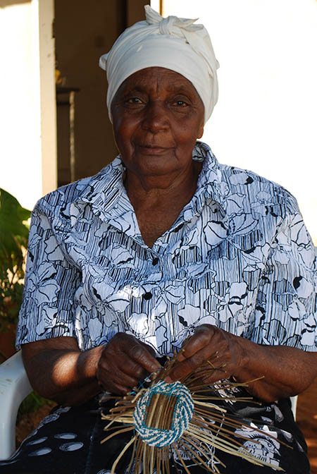 Salome Muleya Mwaanga (87) fletter kurver til sine 102 etterkommere.